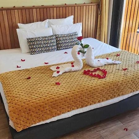 Maison Le Patio Jacuzzi Сен-Дени Экстерьер фото